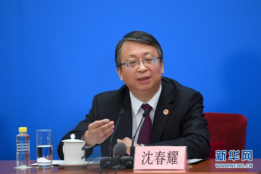 (兩會)(1)十三屆全國人大一次會議秘書處法案組有關(guān)負(fù)責(zé)人回應(yīng)憲法修正案熱點(diǎn)問題