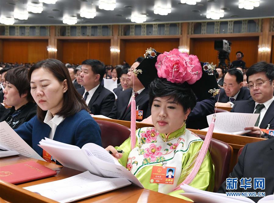 （兩會(huì)·基層代表履職故事）（1）全國(guó)人大代表孫艷玲：做好非遺事業(yè)，讓古老技藝活起來(lái)