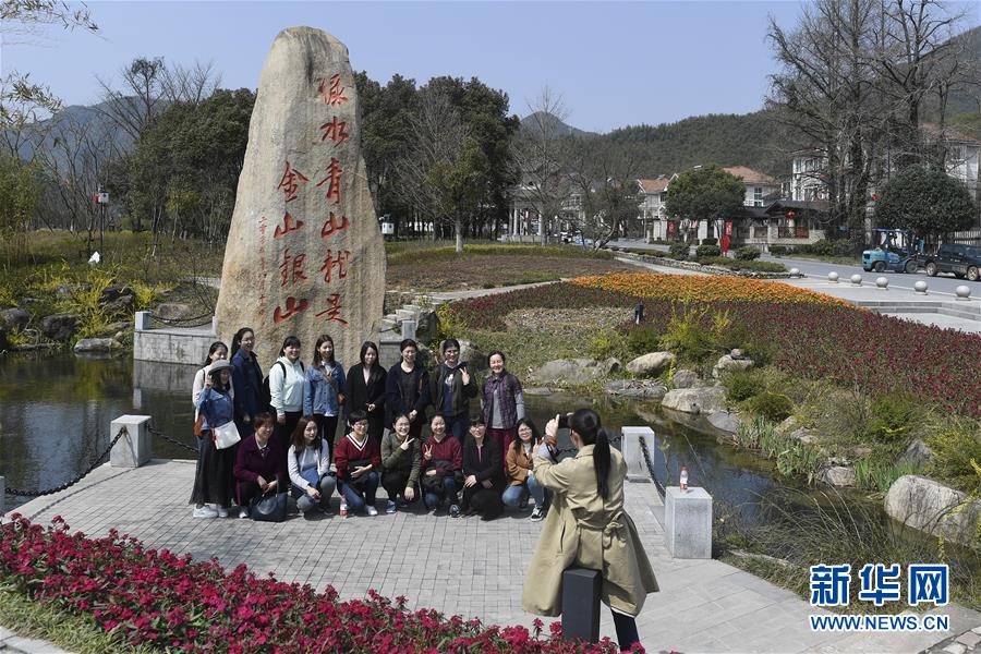 （新華全媒頭條&middot;圖文互動）（8）風(fēng)正一帆懸&mdash;&mdash;以習(xí)近平同志為核心的黨中央治國理政一年間