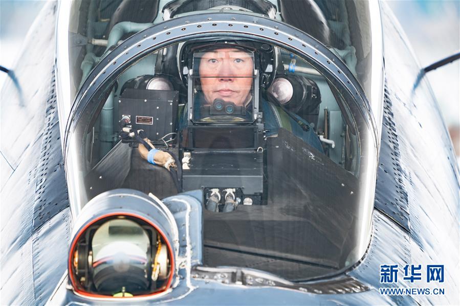 （新華全媒頭條·圖文互動）（2）戰(zhàn)鷹，為祖國奮飛——記空軍航空兵某旅旅長、特級飛行員郝井文