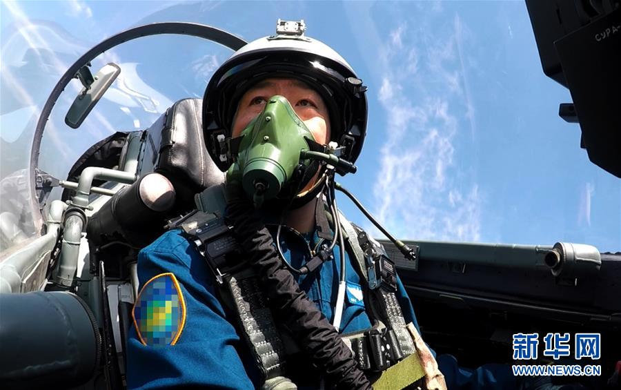 （新華全媒頭條·圖文互動）（6）戰(zhàn)鷹，為祖國奮飛——記空軍航空兵某旅旅長、特級飛行員郝井文
