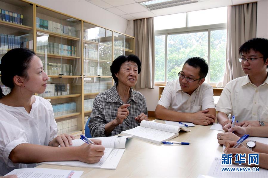 (改革先鋒風(fēng)采·圖文互動(dòng))(2)于漪:站上講臺(tái)就是生命在歌唱