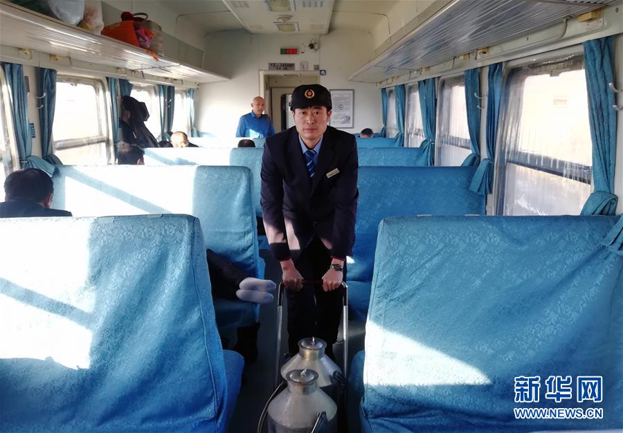 （新春走基層·圖文互動(dòng)）（1）變的是時(shí)間，不變的是溫情——開往小興安嶺深處的幸福“慢火車”