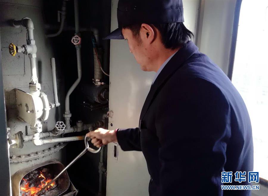 （新春走基層·圖文互動(dòng)）（3）變的是時(shí)間，不變的是溫情——開往小興安嶺深處的幸福“慢火車”