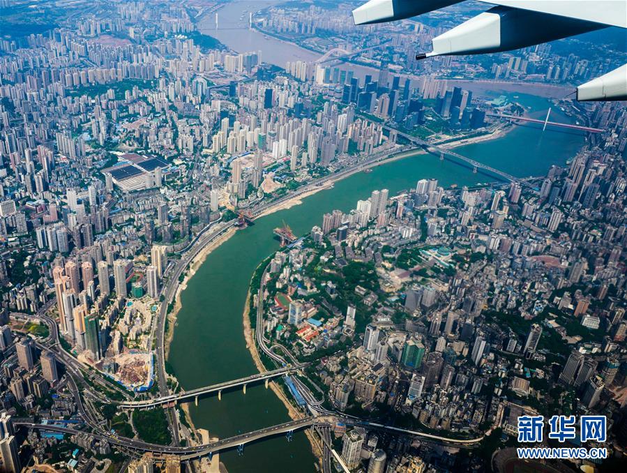 (新華全媒頭條·迎接兩會特別報道·圖文互動)(15)會當水擊三千里——全國兩會前夕看中國信心