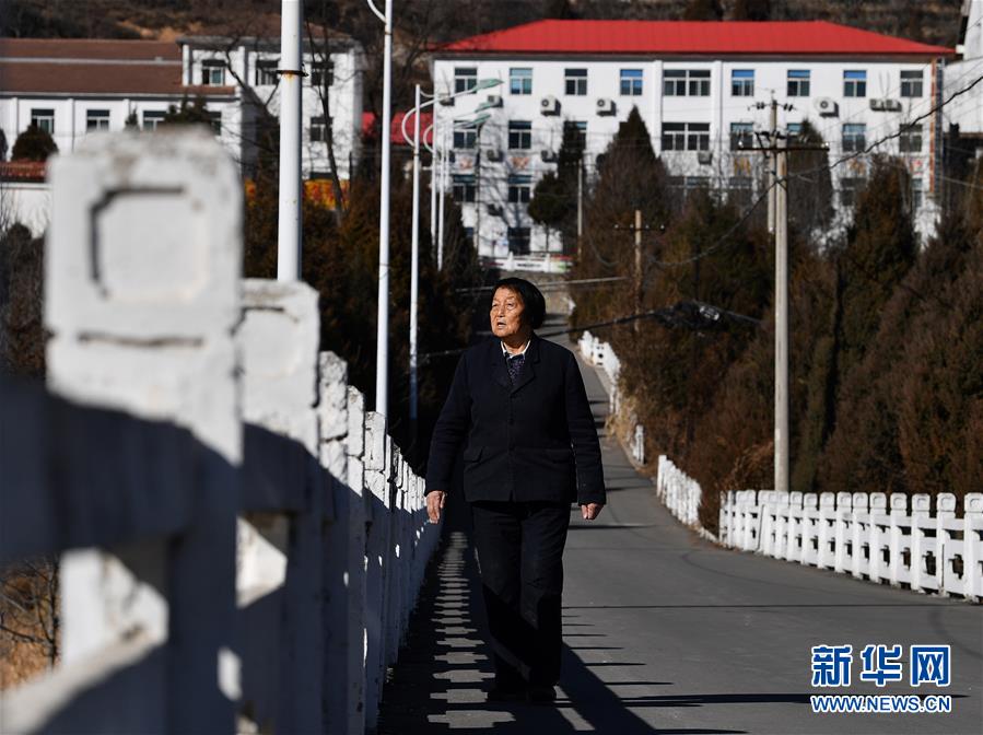 （新華全媒頭條&middot;迎接兩會(huì)特別報(bào)道&middot;圖文互動(dòng)）（1）奮進(jìn)，向著第一個(gè)百年奮斗目標(biāo)&mdash;&mdash;寫在2019年全國(guó)兩會(huì)召開之際