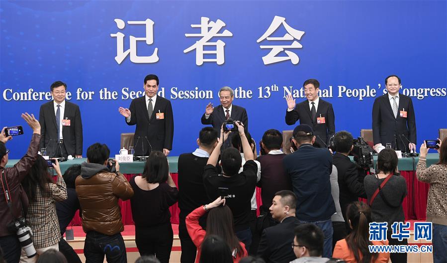 (兩會(huì)·XHDW)(1)全國(guó)人大相關(guān)負(fù)責(zé)人就“人大立法工作”答記者問