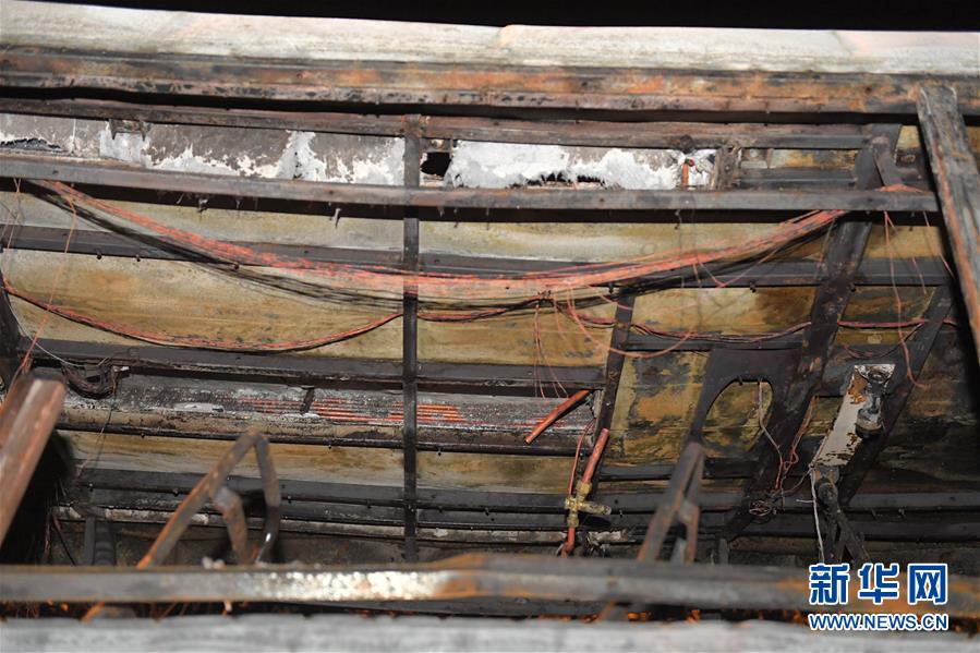 (新華網(wǎng))(3)湖南常長高速客車起火事故致26人死亡