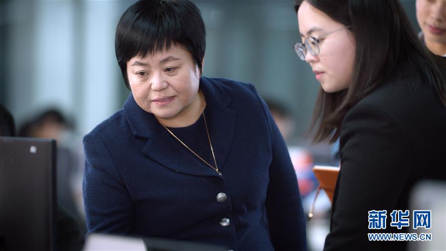 (愛國情 奮斗者·圖文互動)(3)融入國際貿(mào)易海洋的“一滴水”——記跨境電商物流“巾幗英雄”徐平