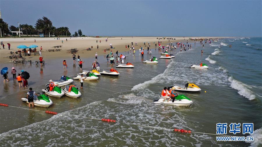 （壯麗70年 奮斗新時代——推動高質(zhì)量發(fā)展調(diào)研行·圖文互動）（1）近海能看鯨魚白海豚，廣西這片濱海旅游勝地啥來頭？