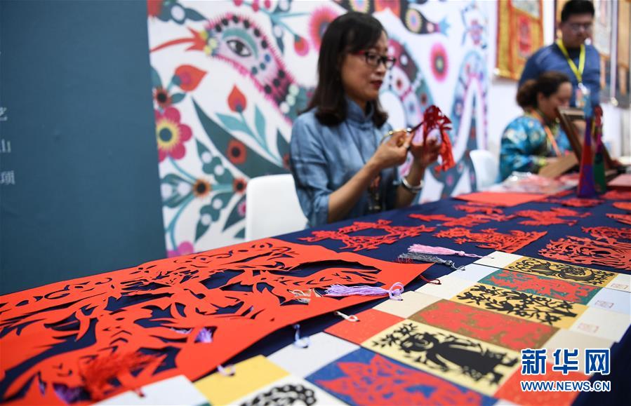 （文化）（1）2019年&ldquo;文化和自然遺產(chǎn)日&rdquo;非遺主會(huì)場(chǎng)活動(dòng)在廣州舉行