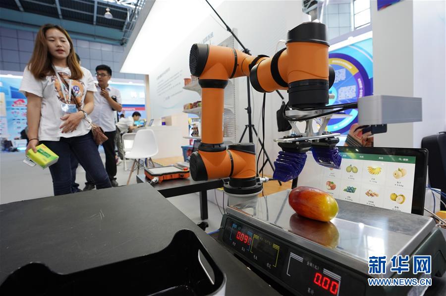 (新華全媒頭條·圖文互動)(9)“創(chuàng)”響中國——2019年全國雙創(chuàng)活動周熱點觀察