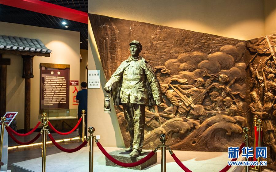 （壯麗70年·奮斗新時代——記者再走長征路·圖文互動）（1）長征路上，那一盞盞馬燈