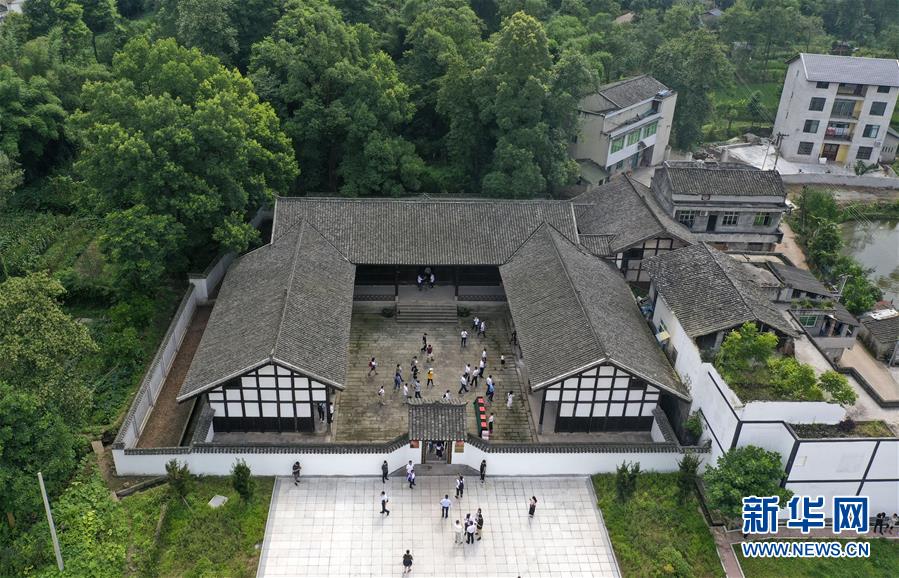 （壯麗70年·奮斗新時(shí)代——記者再走長征路·圖文互動(dòng)）（2）一塊懷表的革命傳承：給王良將軍的一封信