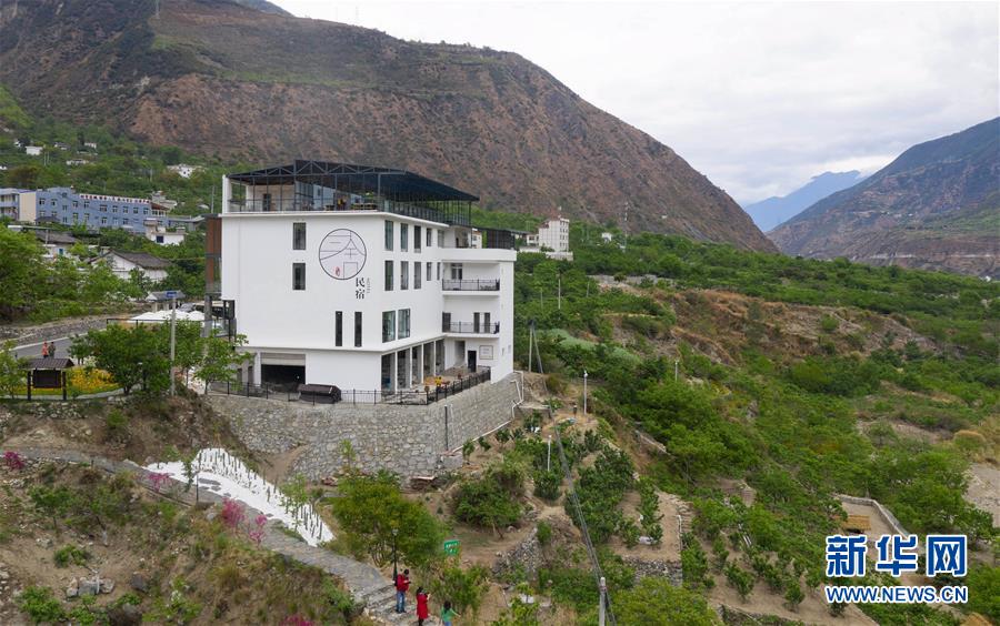 (新華全媒頭條·壯麗70年·奮斗新時(shí)代——記者再走長(zhǎng)征路·圖文互動(dòng))(2)紅色的山河 綠色的家園——川滇紅軍長(zhǎng)征沿線見聞