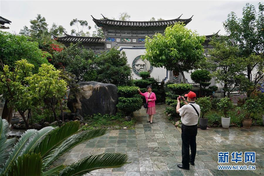 （在習(xí)近平新時(shí)代中國特色社會主義思想指引下——新時(shí)代新作為新篇章·總書記關(guān)心的百姓身邊事·圖文互動）（6）留住鄉(xiāng)愁 綻放新顏——傳統(tǒng)村落保護(hù)激發(fā)鄉(xiāng)村活力