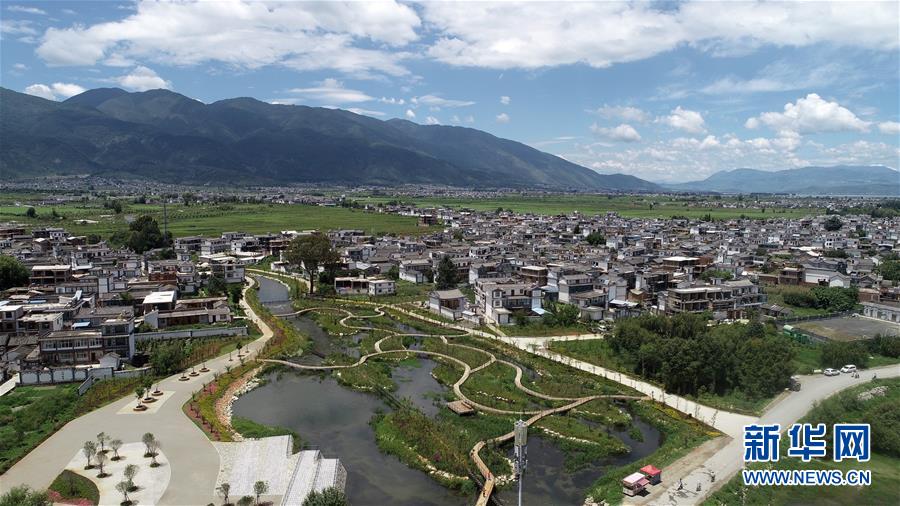 （在習(xí)近平新時(shí)代中國特色社會主義思想指引下——新時(shí)代新作為新篇章·總書記關(guān)心的百姓身邊事·圖文互動）（7）留住鄉(xiāng)愁 綻放新顏——傳統(tǒng)村落保護(hù)激發(fā)鄉(xiāng)村活力