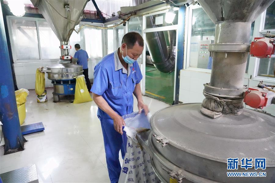 （在習近平新時代中國特色社會主義思想指引下——新時代新作為新篇章·總書記關(guān)心的百姓身邊事·圖文互動）（2）大污染變身“大寶藏”：治理畜禽糞污，他們這樣干！