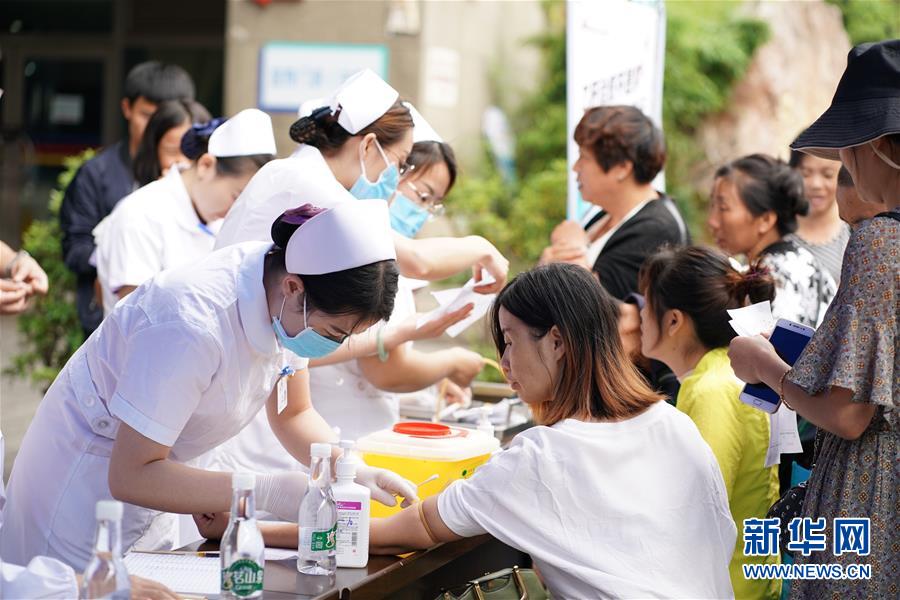 (壯麗70年·奮斗新時代——共和國發(fā)展成就巡禮·圖文互動)(10)人民至上的生動實踐——共和國民生發(fā)展成就巡禮