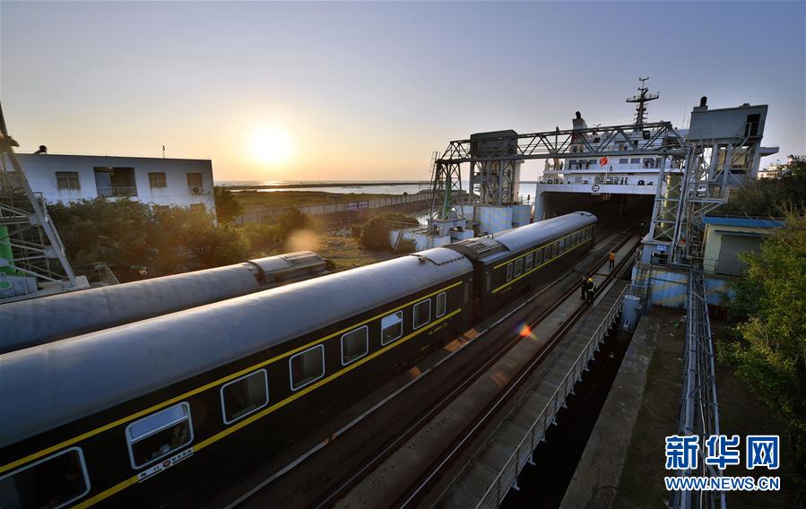 （壯麗70年·奮斗新時(shí)代——共和國(guó)發(fā)展成就巡禮）（11）人暢其行、貨暢其流——共和國(guó)交通運(yùn)輸業(yè)發(fā)展成就巡禮