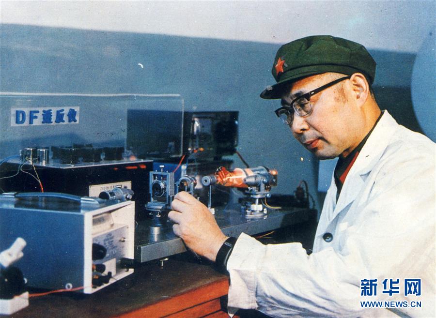 （愛國情 奮斗者·圖文互動）（2）永不停轉(zhuǎn)的“陀螺”——追記中國工程院院士、國防科技大學教授高伯龍