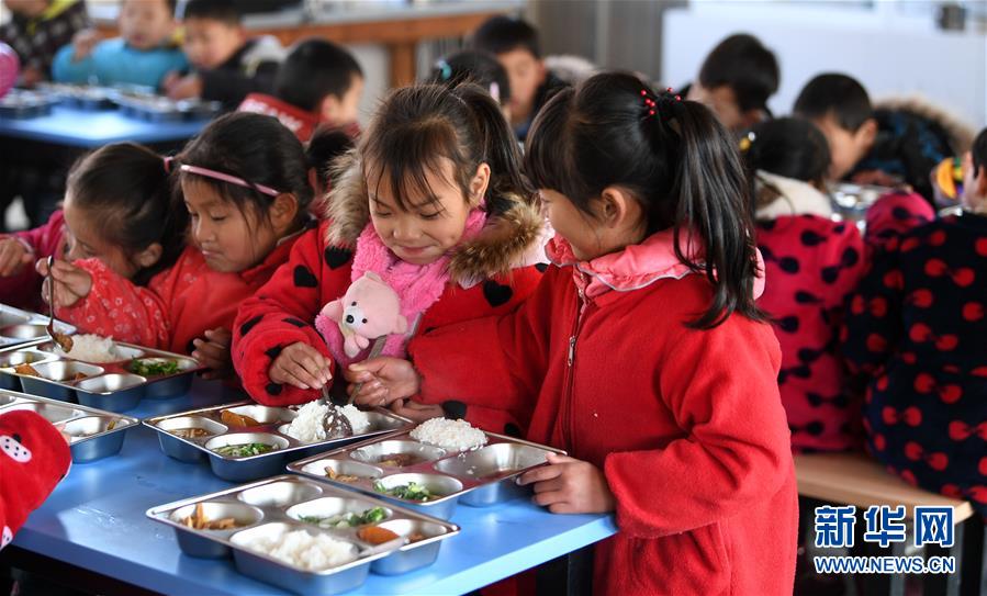 (新華全媒頭條·圖文互動(dòng))(4)從大國之治邁向強(qiáng)國之治——新中國70年社會(huì)治理現(xiàn)代化巡禮