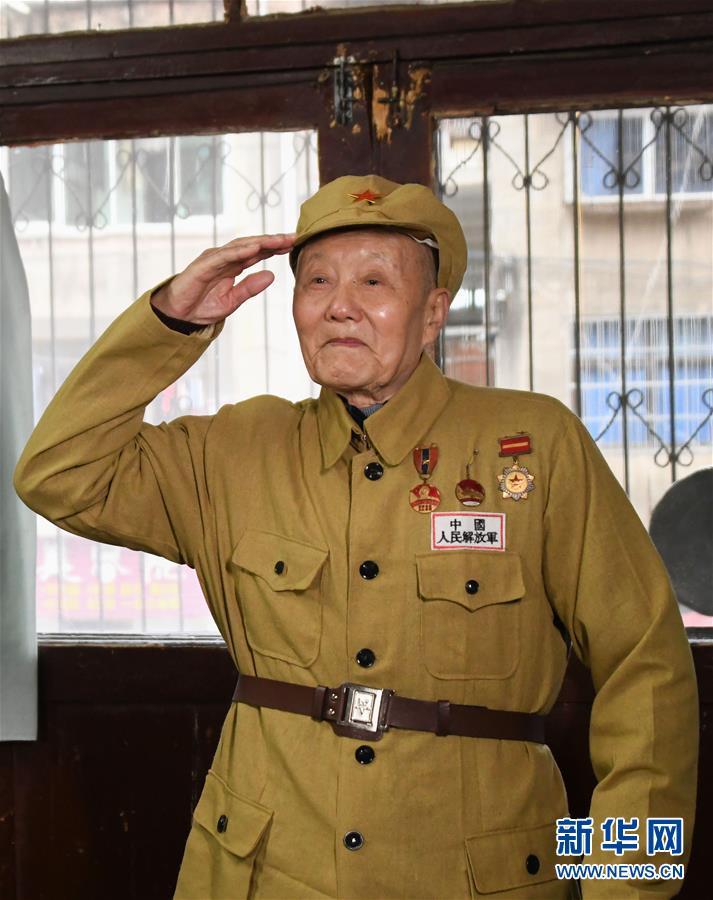 （壯麗70年·奮斗新時(shí)代——共和國榮光）（1）張富清：緊跟黨走，做黨的好戰(zhàn)士