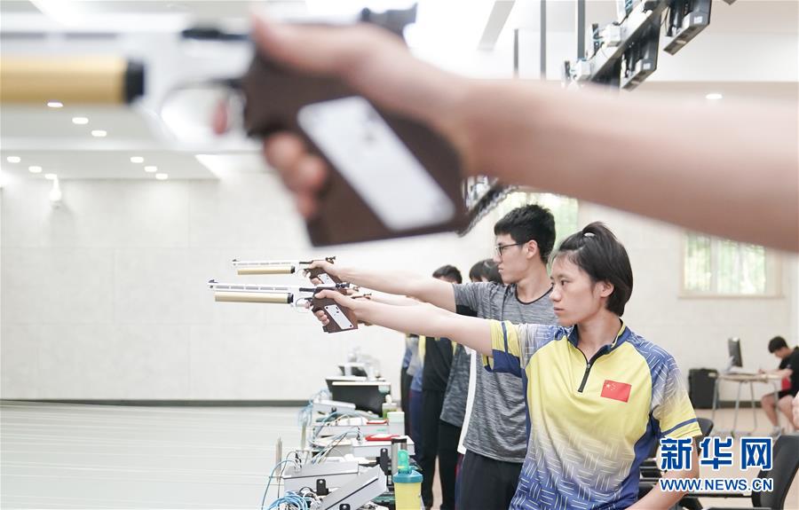 (軍運會·圖文互動)(1)斗志昂揚創(chuàng)佳績 壯懷激烈展雄風(fēng)——八一空軍五項隊成長記(配本社同題文字稿)