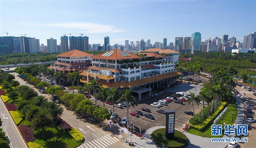 (在習(xí)近平新時(shí)代中國(guó)特色社會(huì)主義思想指引下——新時(shí)代新作為新篇章·總書記關(guān)切開放事·圖文互動(dòng))(7)開放的故事講不完——海南開放再“提速”