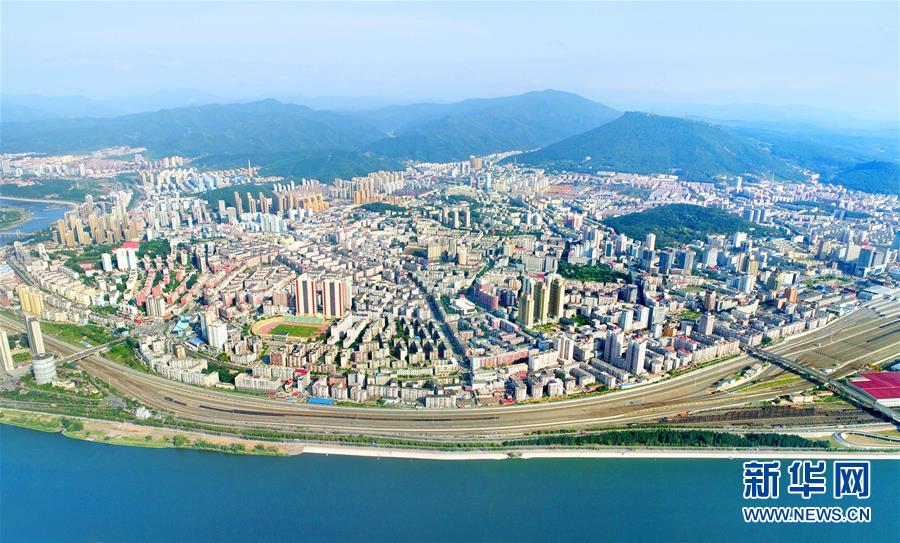 (新華全媒頭條·四中全會精神在基層·圖文互動)(1)沖破衰退循環(huán) 引領生態(tài)崛起——東北老工業(yè)基地城市本溪綠色轉(zhuǎn)型煥發(fā)朝氣