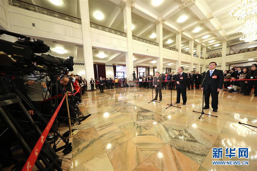 (新華全媒頭條·圖文互動)(7)2019——春天里的中國兩會故事