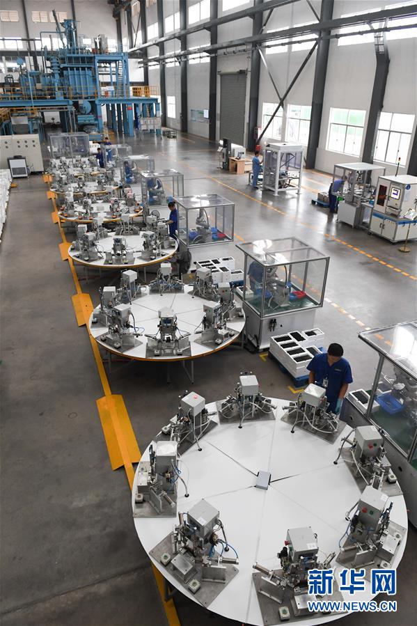 （新華全媒頭條·圖文互動(dòng)）（8）創(chuàng)新，在復(fù)興的征程上——以習(xí)近平同志為核心的黨中央關(guān)心科技創(chuàng)新工作紀(jì)實(shí)