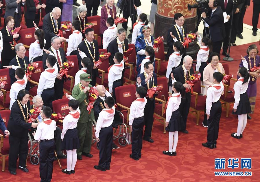 （新華全媒頭條·圖文互動(dòng)）（19）創(chuàng)新，在復(fù)興的征程上——以習(xí)近平同志為核心的黨中央關(guān)心科技創(chuàng)新工作紀(jì)實(shí)