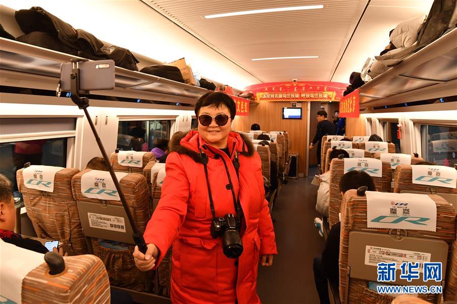 (新華全媒頭條·圖文互動)(6)草原高鐵乘風(fēng)來 北疆唱響新“贊歌”