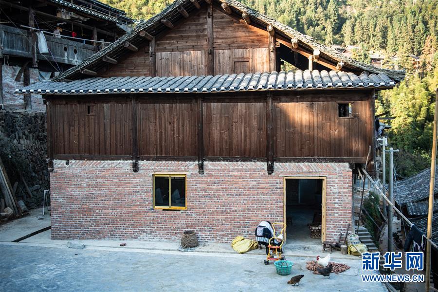 (決戰(zhàn)決勝脫貧攻堅(jiān)·圖文互動(dòng))(2)歷史性告別“人畜混居” 貴州7萬(wàn)余戶山民“新家”迎新年