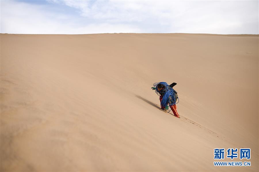 （新春走基層&middot;圖文互動(dòng)）（3）寒冬里，&ldquo;沙漠玫瑰&rdquo;猶自綻放