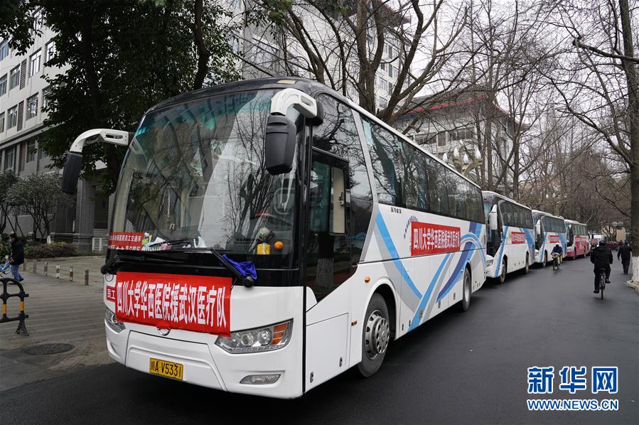 (在習(xí)近平新時(shí)代中國特色社會主義思想指引下——新時(shí)代新作為新篇章·習(xí)近平總書記關(guān)切事·圖文互動)(2)點(diǎn)亮希望 驅(qū)魔救人——全國醫(yī)護(hù)人員馳援湖北的故事