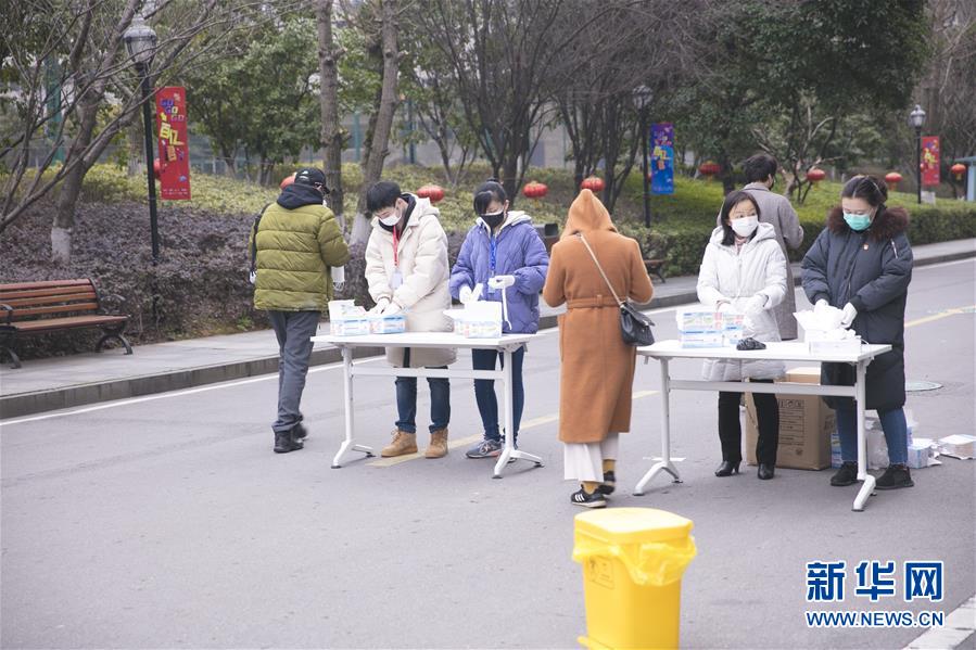 (來(lái)自經(jīng)濟(jì)前沿的故事·企業(yè)復(fù)工復(fù)產(chǎn)·圖文互動(dòng))(2)“開門紅包”變“消毒迎門”——長(zhǎng)沙高新區(qū)一家企業(yè)復(fù)工的“拼勁”