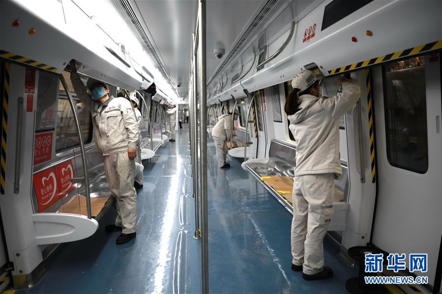 （圖文互動）（3）吃粉擼串，商圈&ldquo;打卡&rdquo;，動車出廠&mdash;&mdash;湖南&ldquo;標(biāo)簽&rdquo;復(fù)蘇記