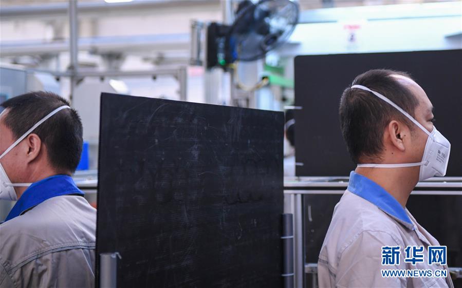 (聚焦疫情防控·圖文互動(dòng))(2)用疫情“防控線”守衛(wèi)企業(yè)“生命線”——長(zhǎng)春復(fù)工企業(yè)防控一線見聞