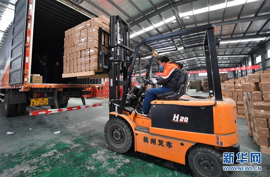 （聚焦疫情防控&middot;圖文互動(dòng)）（6）&ldquo;一輛輛車出發(fā)，春暖花開的日子就不遠(yuǎn)了&rdquo;&mdash;&mdash;西北電商大縣陜西省武功縣復(fù)工見聞