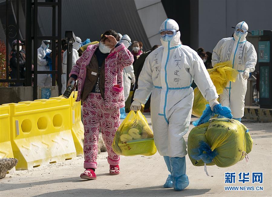 （新華全媒頭條·圖文互動）（7）一鼓作氣，不勝不休！——寫在疫情防控阻擊戰(zhàn)的關(guān)鍵時刻