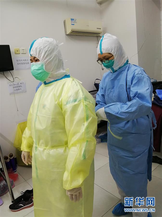 (一線抗疫群英譜·圖文互動(dòng))(1)在武漢,我為白衣戰(zhàn)士“鑄起鎧甲”——記天津市腫瘤醫(yī)院醫(yī)師路佳