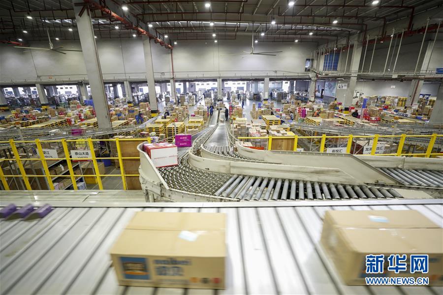 (中國經(jīng)濟新觀察·圖文互動)(7)重大投資項目開復(fù)工提速 吹響中國經(jīng)濟復(fù)蘇“沖鋒號”