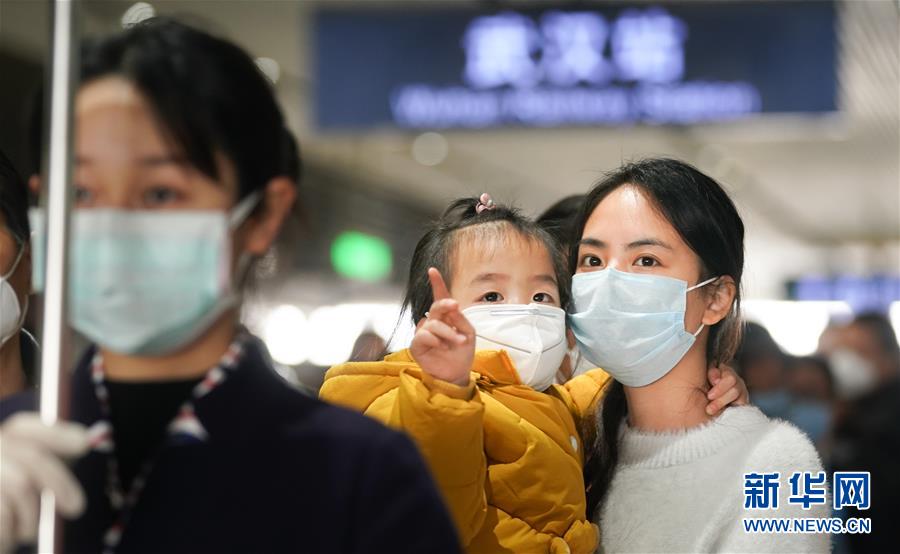 (聚焦疫情防控)(4)武漢站重啟日: 1.2萬(wàn)名湖北鄉(xiāng)親坐高鐵回家