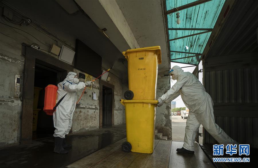 (聚焦疫情防控·圖文互動)(2)“隱蔽”防線上的阻擊戰(zhàn)——武漢醫(yī)療廢物處理從“全線告急”到“日產(chǎn)日清”