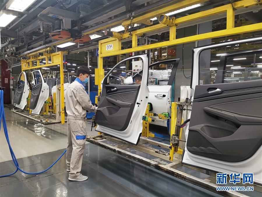 (在習近平新時代中國特色社會主義思想指引下——新時代新作為新篇章·習近平總書記關切事·圖文互動)(1)按下復工復產(chǎn)“快進鍵”