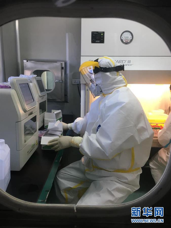 （一線抗疫群英譜&middot;圖文互動）（2）山西檢測員伉儷：疫情不退，決不放松