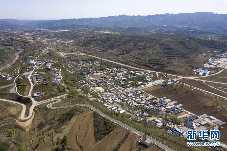 （新華全媒頭條·圖文互動）（4）初夏，循著總書記的腳步探訪產(chǎn)業(yè)扶貧新事