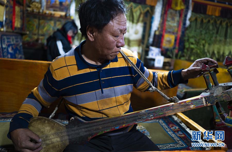 (圖文互動)(3)老農(nóng)多吉和他的珠峰“牛頭旅館”